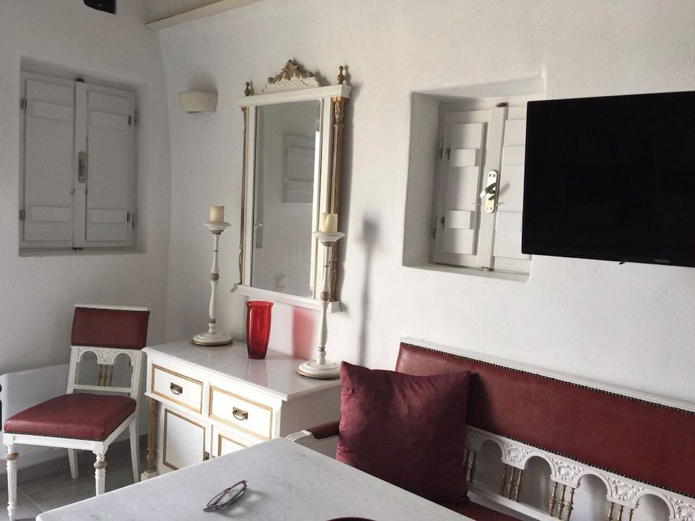Timedrops Santorini Villa, Accessible, Private Pool (Byzantine) 7