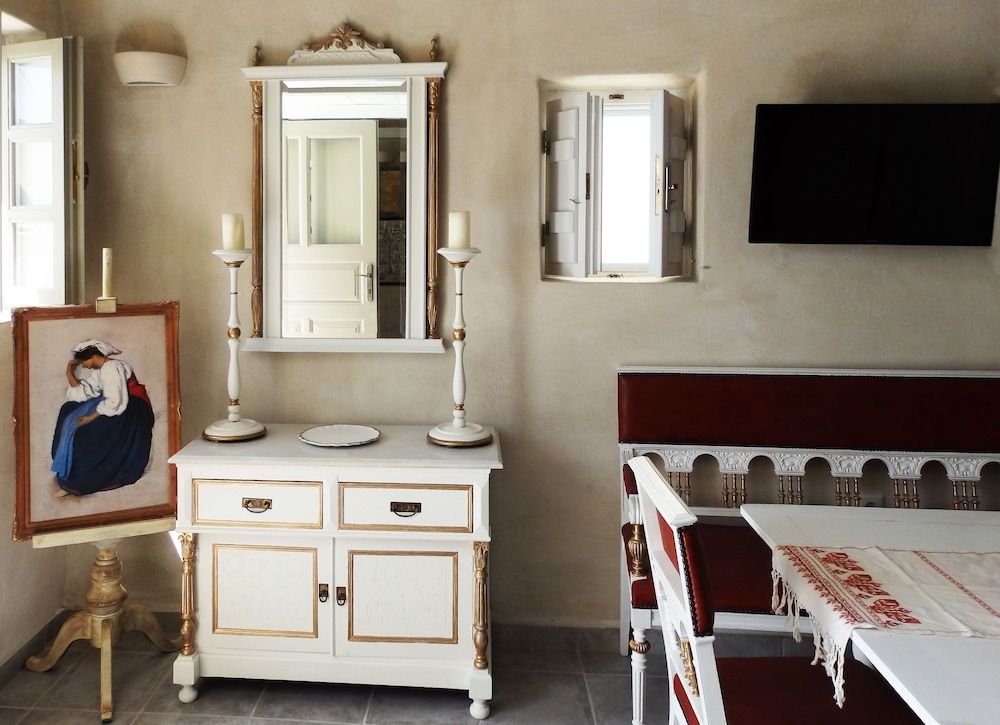 Timedrops Santorini Villa, Accessible, Private Pool (Byzantine) 6