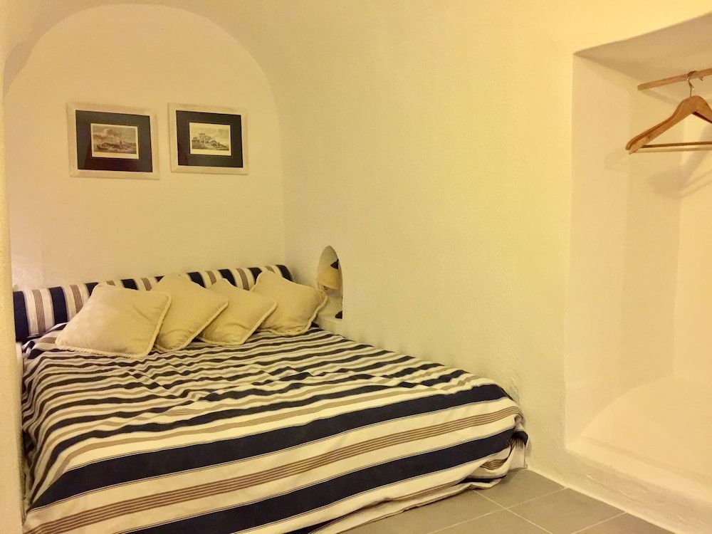 Timedrops Santorini Superior Villa, Private Pool 4