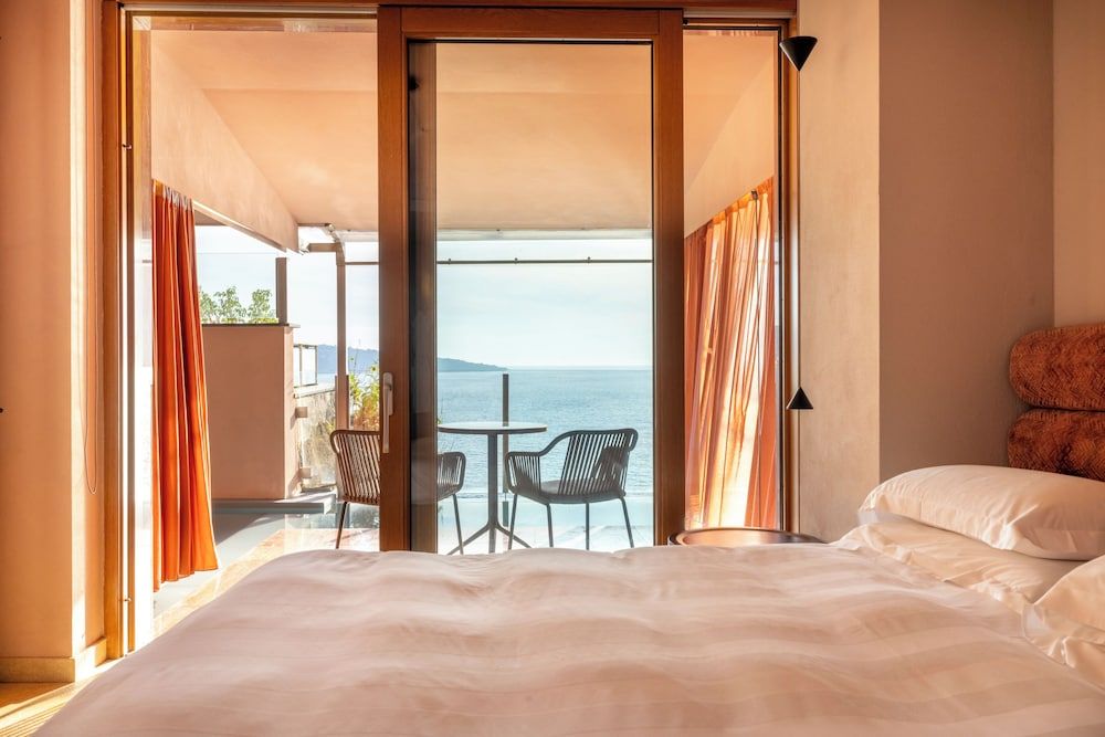 Deluxe Room, Sea View (Free Spa)