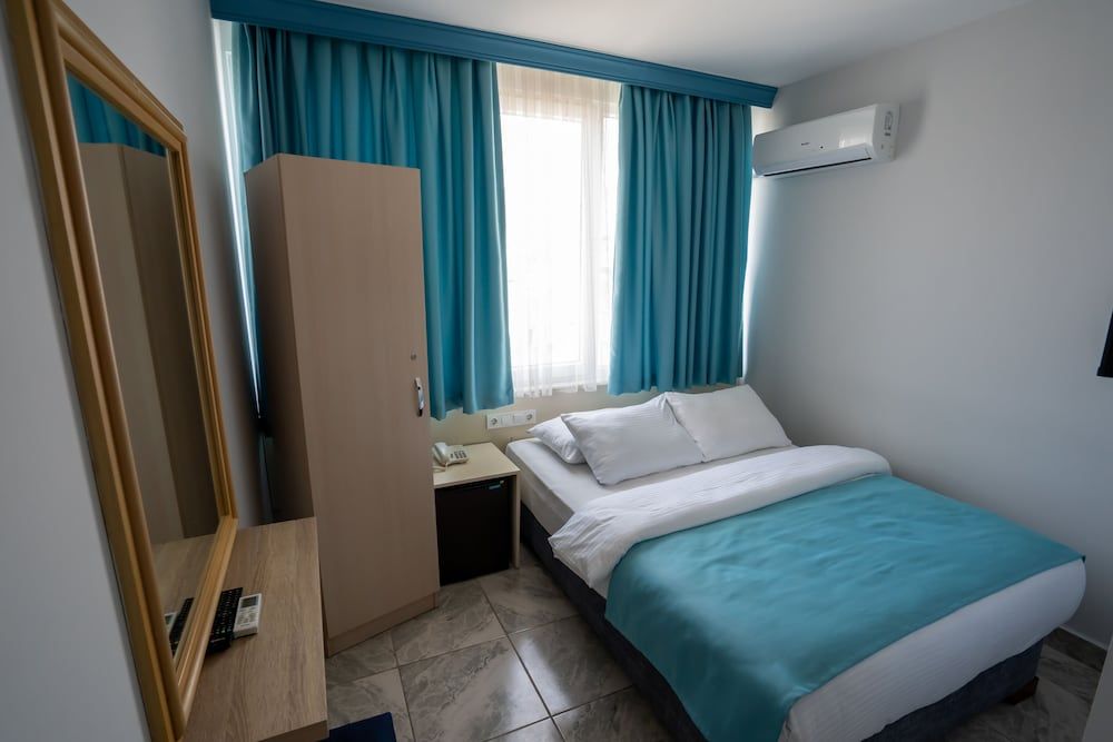 Hotel Mevre Standard Double or Twin Room 5