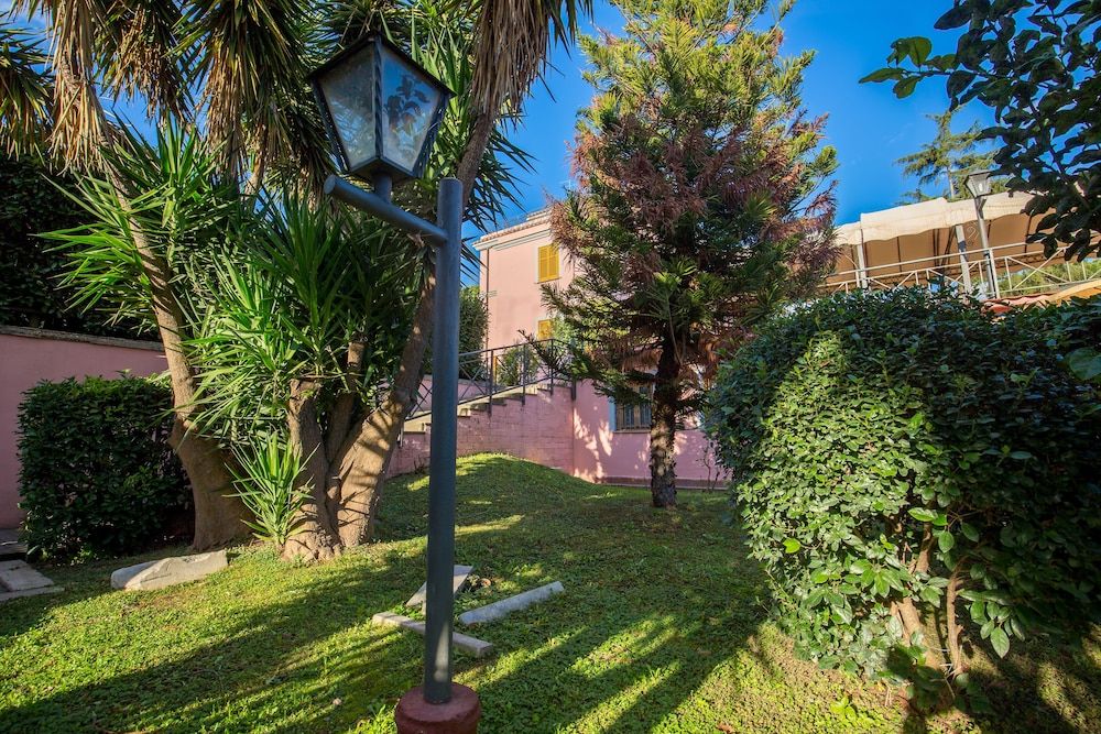 undefined Arco di Travertino 6