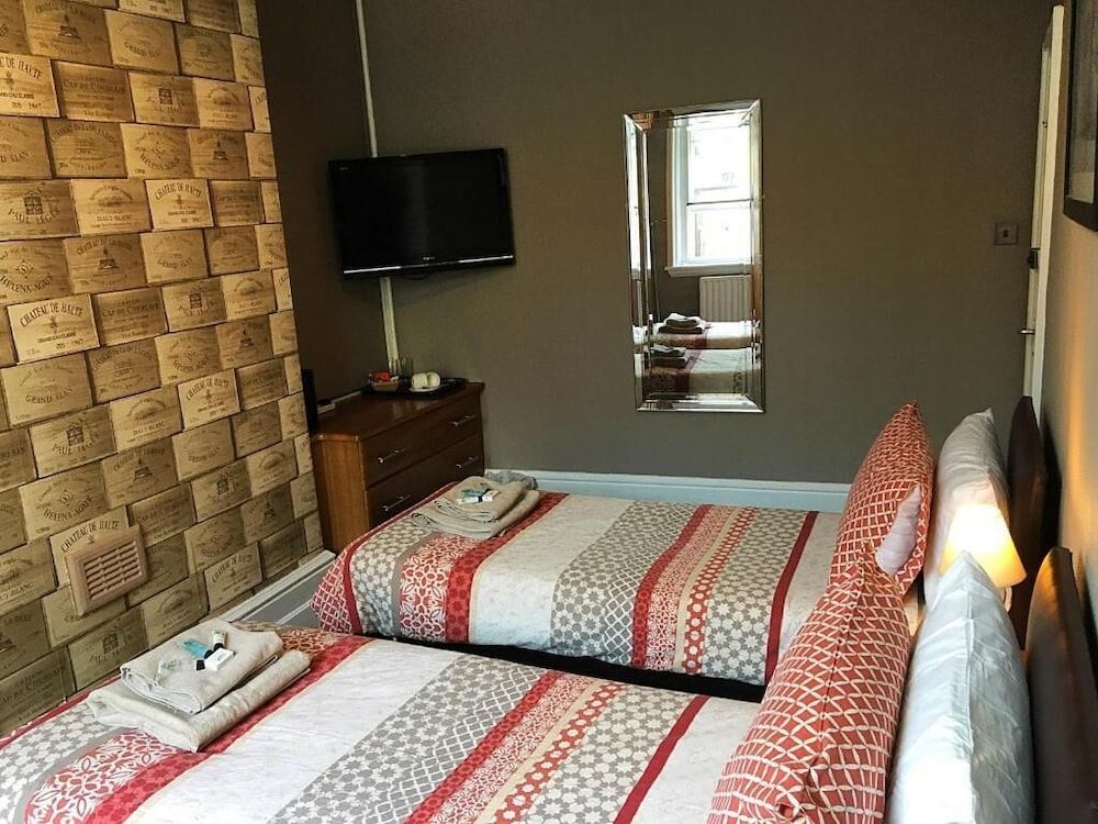 undefined The White Horse 5