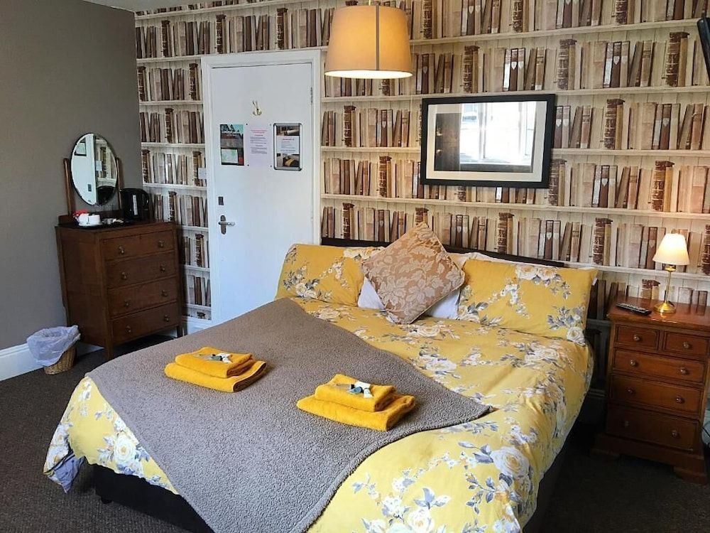 undefined The White Horse 2