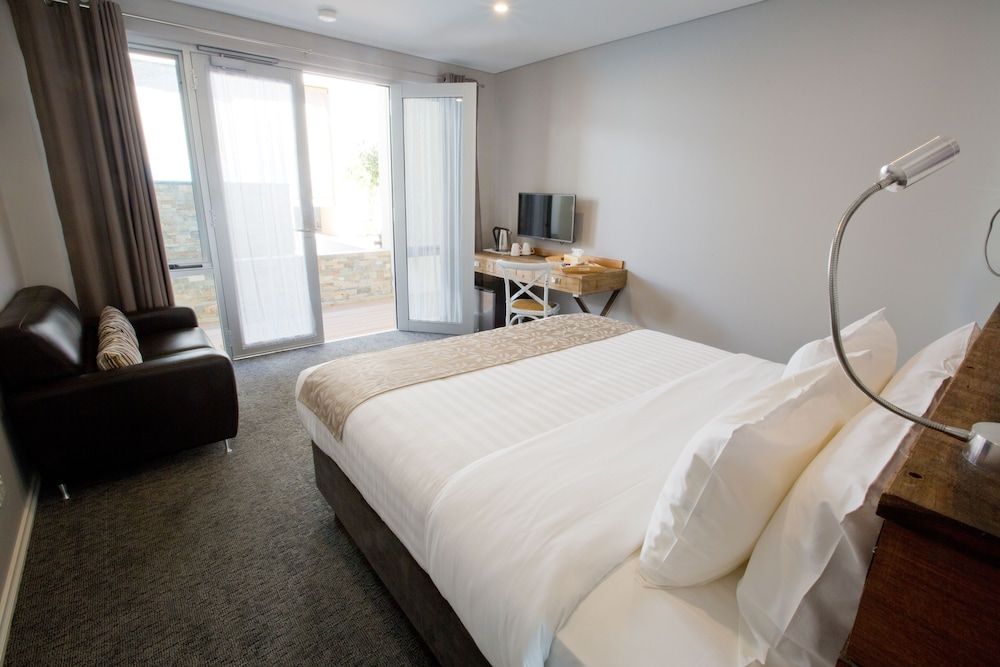 Maand Up Accommodation Pool View King 3