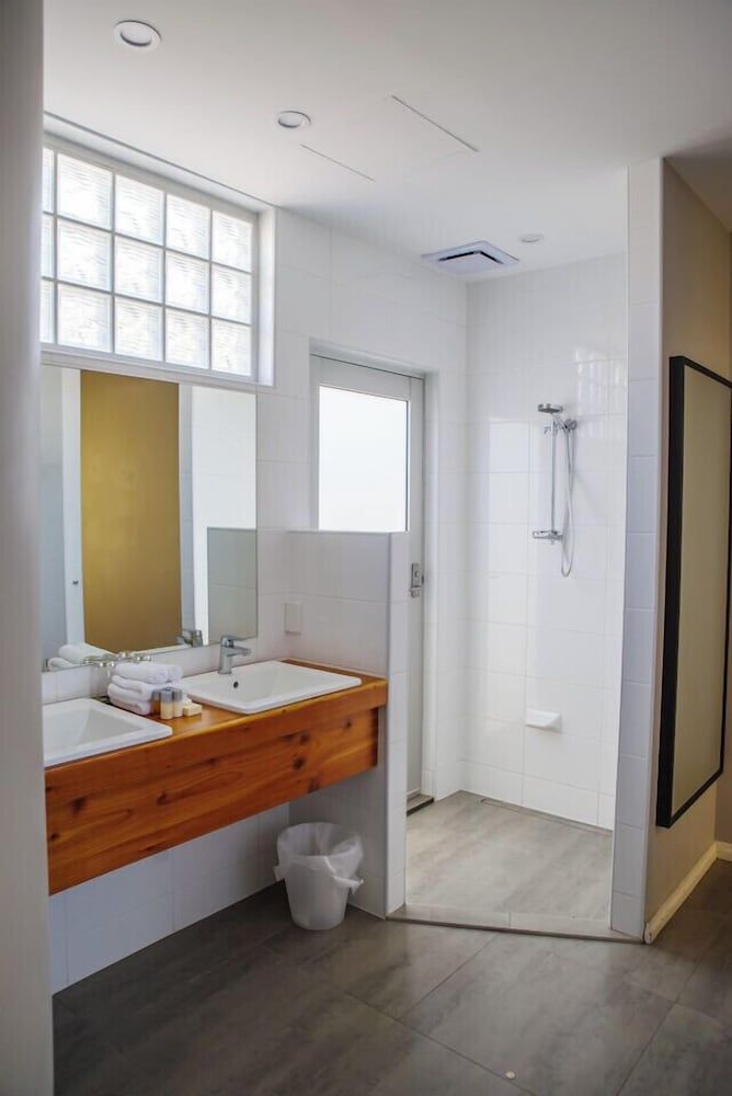 Maand Up Accommodation Pool View King 9