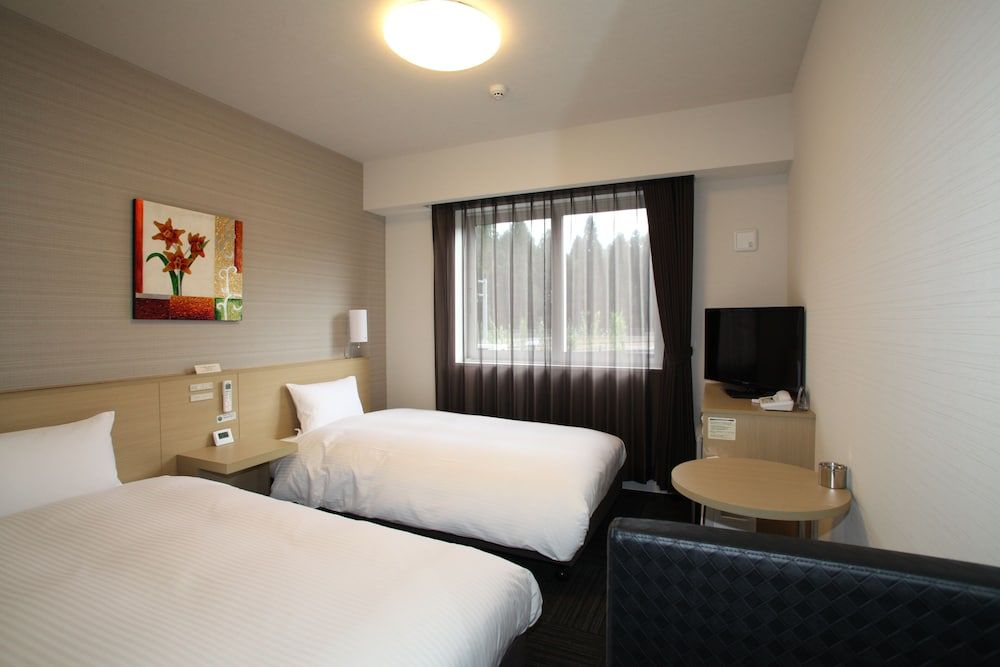 Twin Room with Bath, Non Smoking