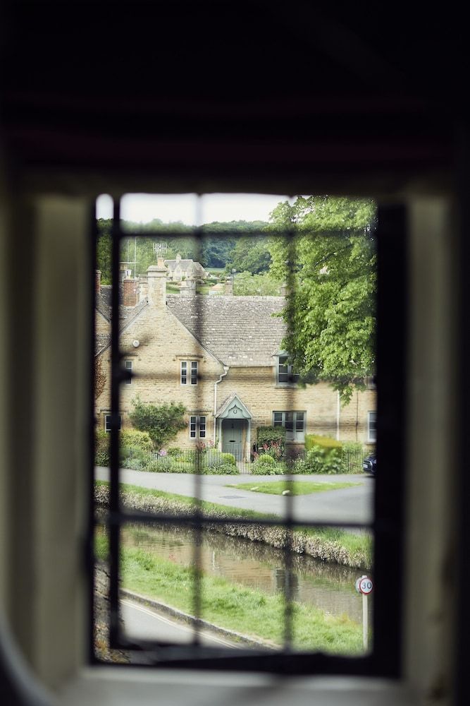 The Slaughters Country Inn Family Suite 6