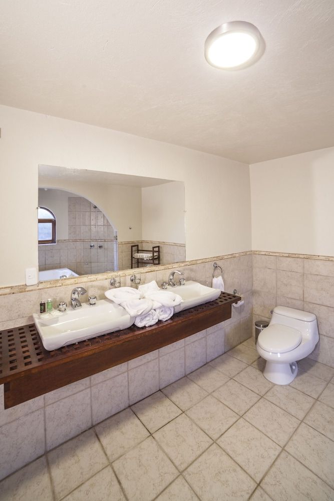 Suite, 2 Queen Beds, Hot Tub