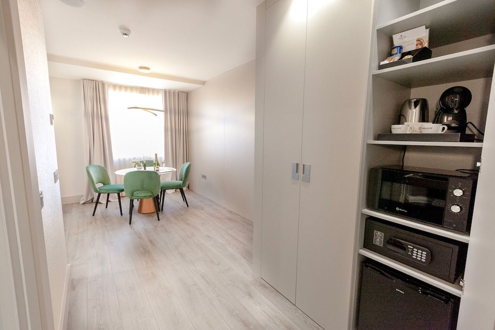 Alfonso VIII Deluxe Studio Suite 6