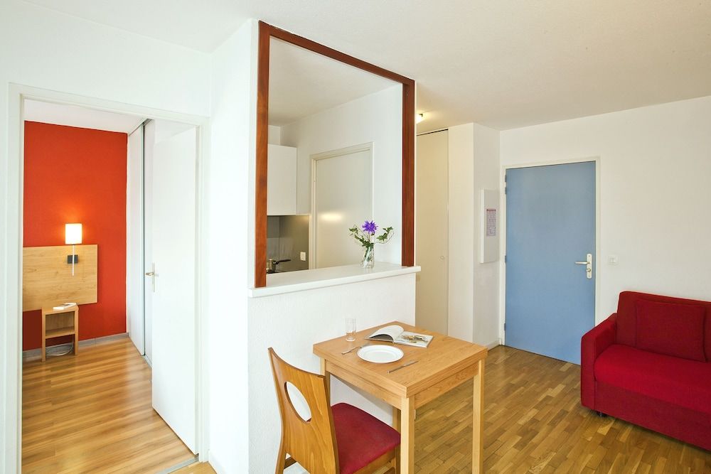 Séjours & Affaires Lyon Saint-Nicolas Apartment, 1 Bedroom 4