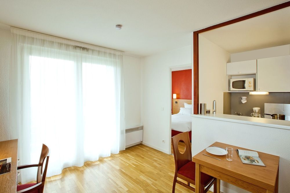 Séjours & Affaires Lyon Saint-Nicolas Apartment, 1 Bedroom 5