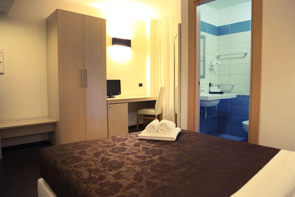 Hotel Sogni D'Oro Airport Comfort Single Room 2