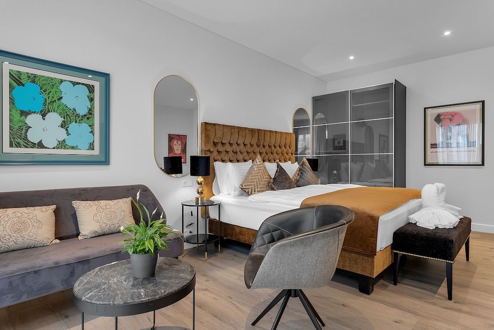 Gallery Suite