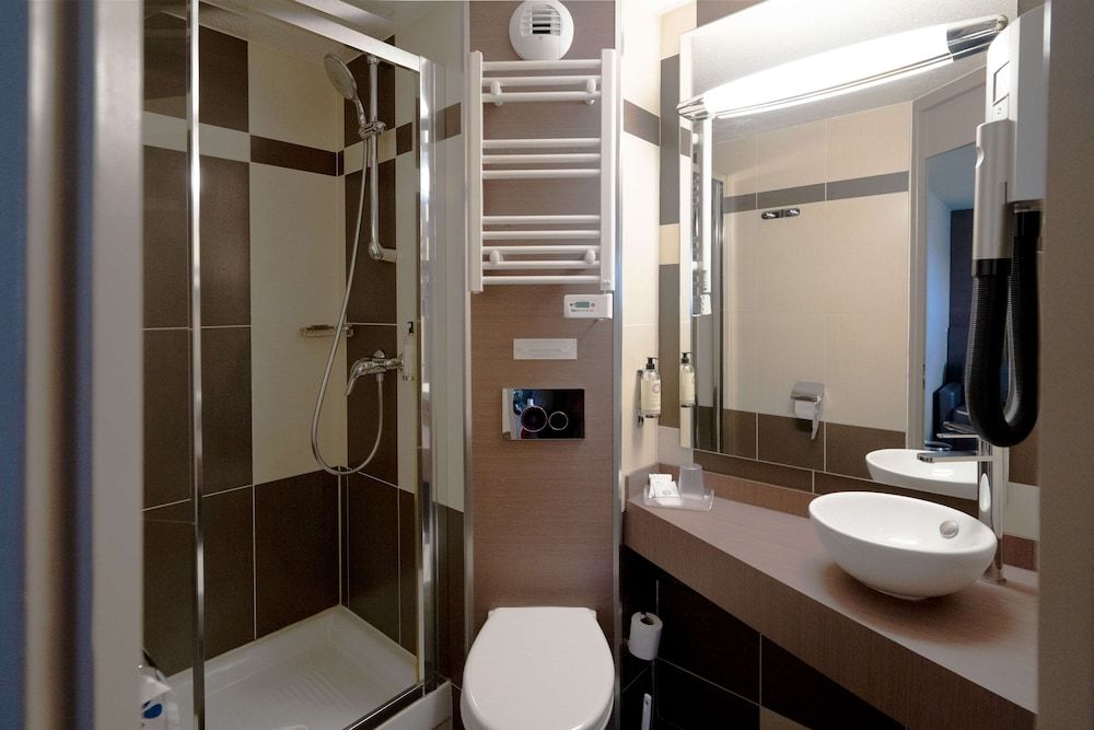 Best Western l'Atelier 117 Premium Room, 1 Queen Bed, Non Smoking 9