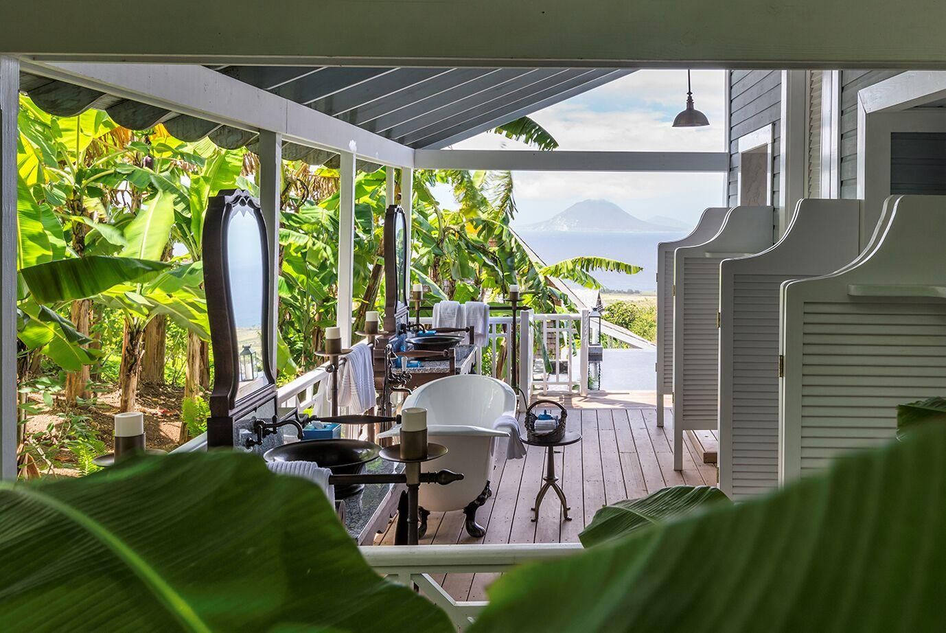 Luxury Cottage Two Queens with Pool