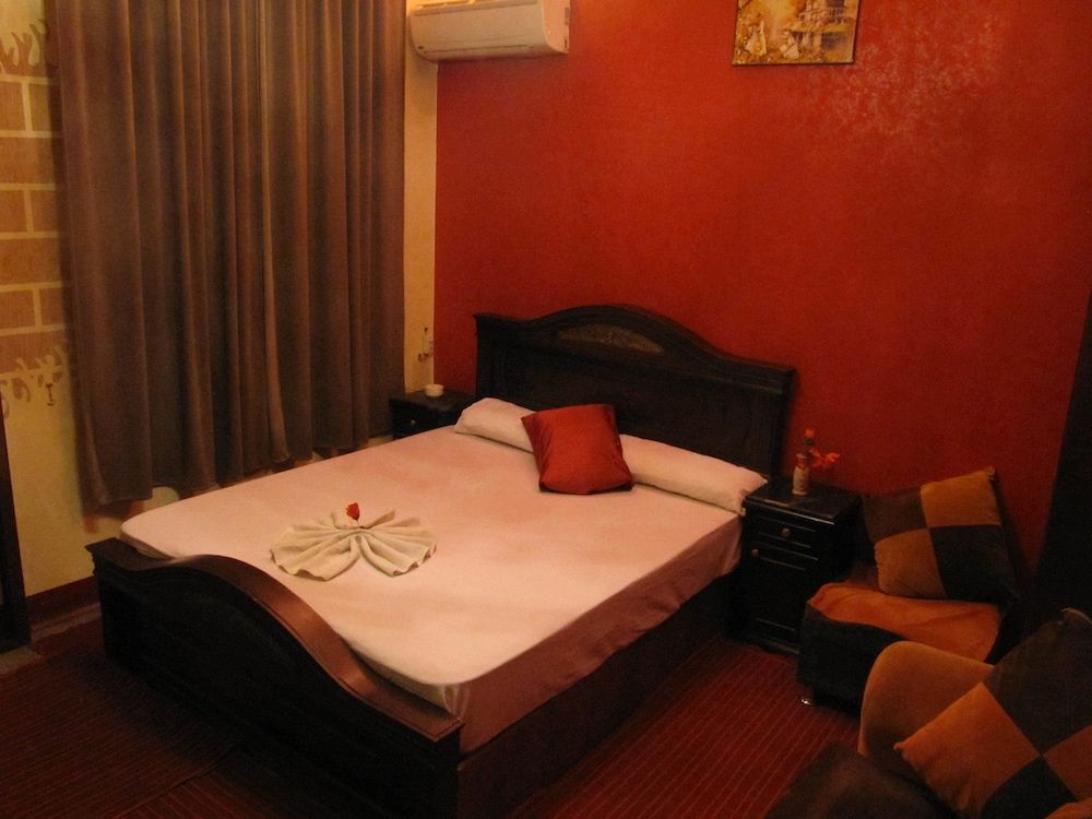 Senior Room, 1 Queen Bed, City View