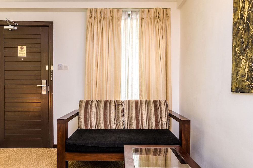 Ceylon City Hotel, Colombo Deluxe Twin Room, 2 Twin Beds 5