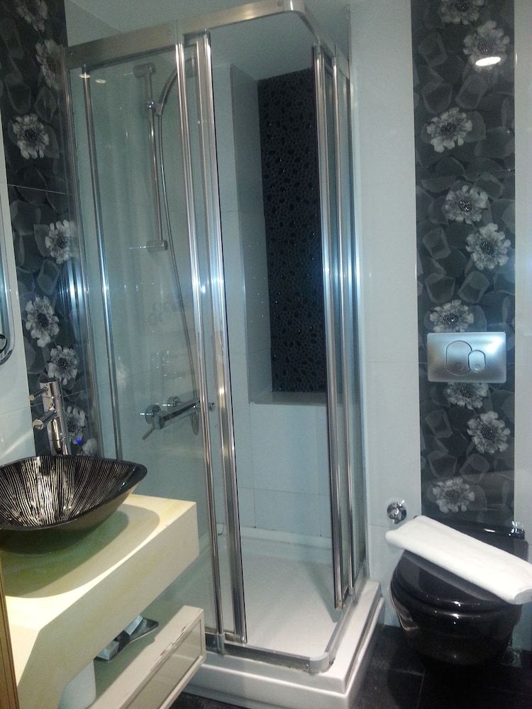 Galata Palace Hotel Deluxe Double Room 9