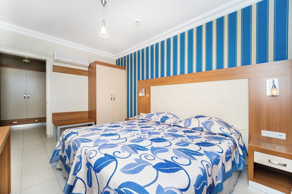 Suite, Sea View