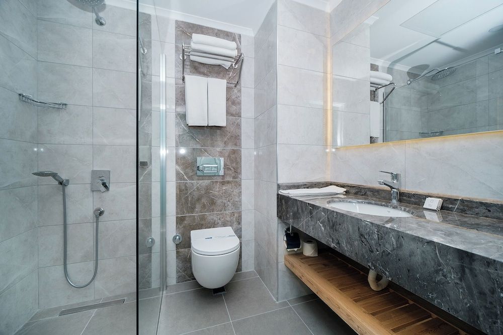 Economy Suite