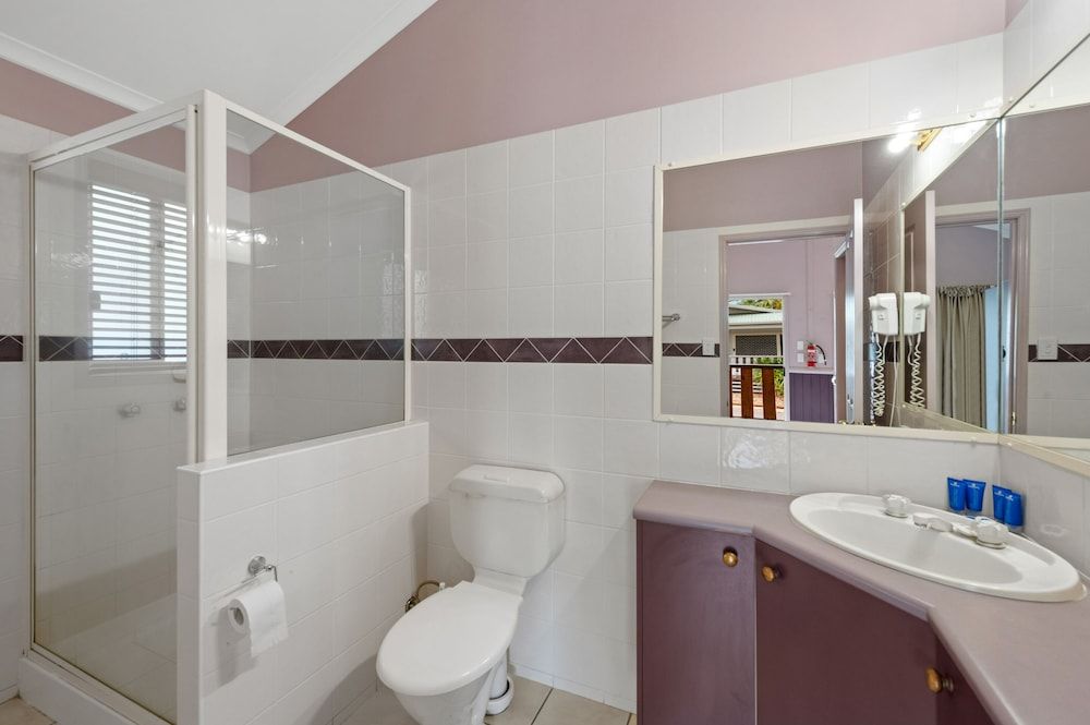 Discovery Parks - Rockhampton Superior 1 Bedroom Cabin 4