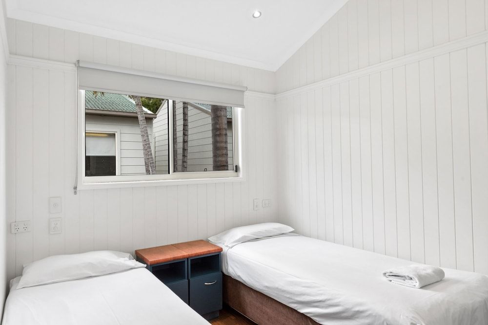 Discovery Parks - Rockhampton Deluxe 2 Bedroom Cabin 2