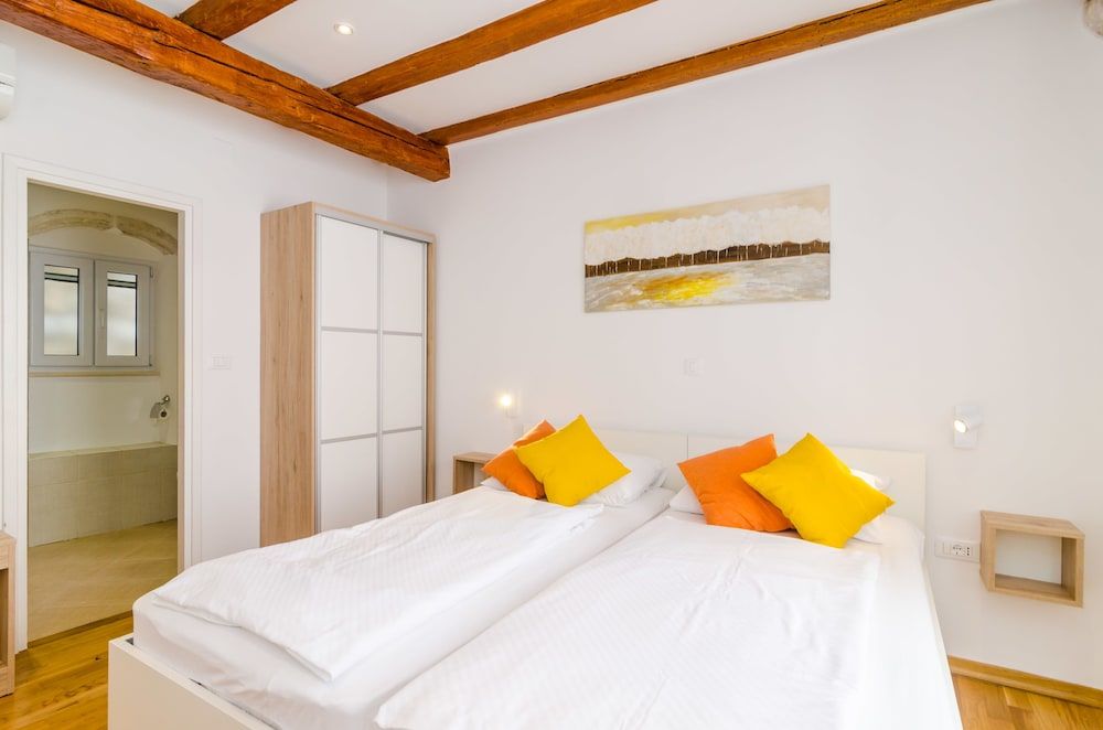 Apartments Raic Studio 22