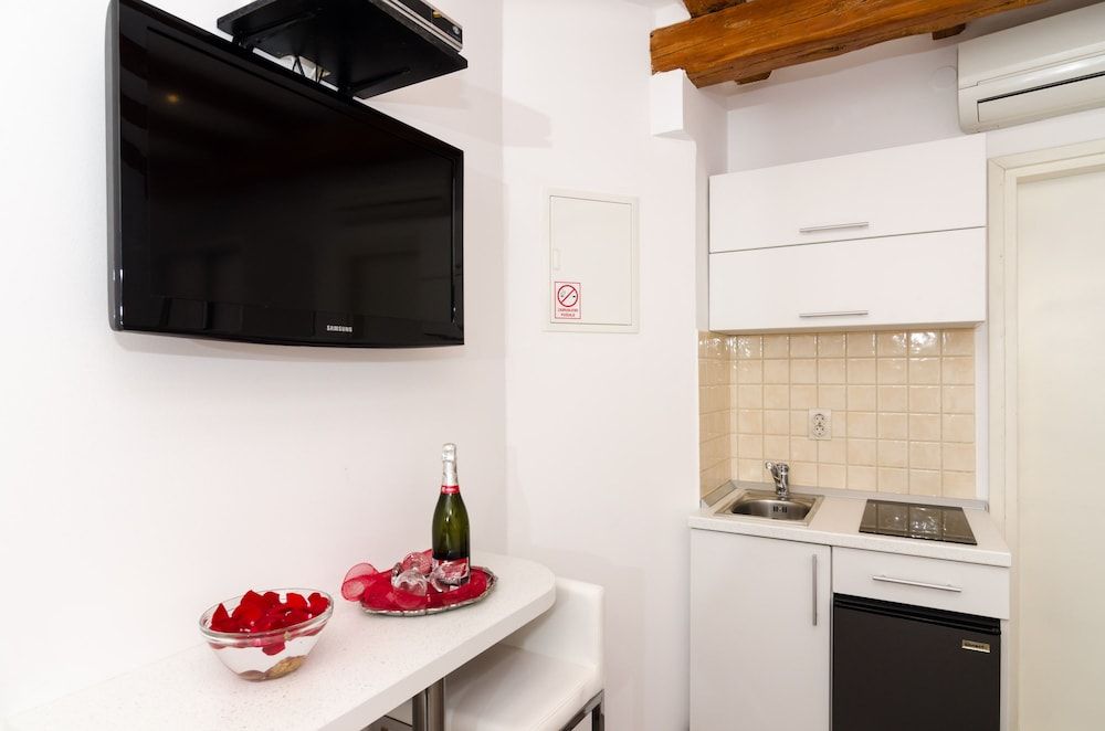 undefined Apartments Raic 5