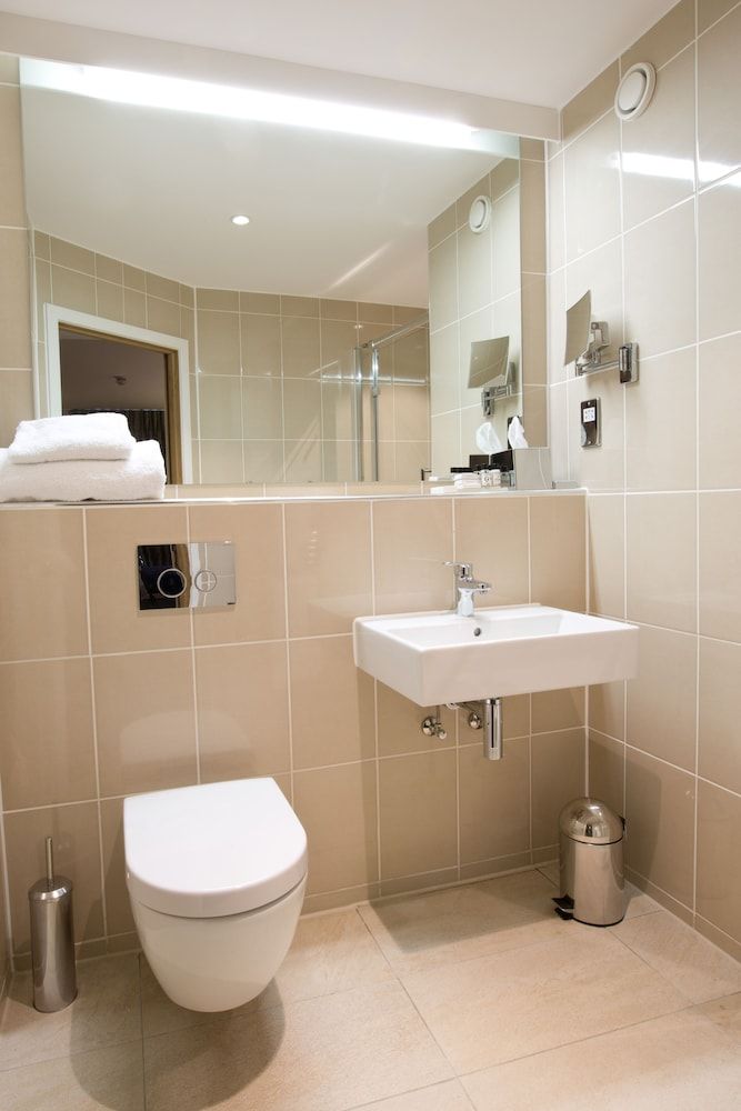 Sandford Springs Hotel & Golf Club Suite 8