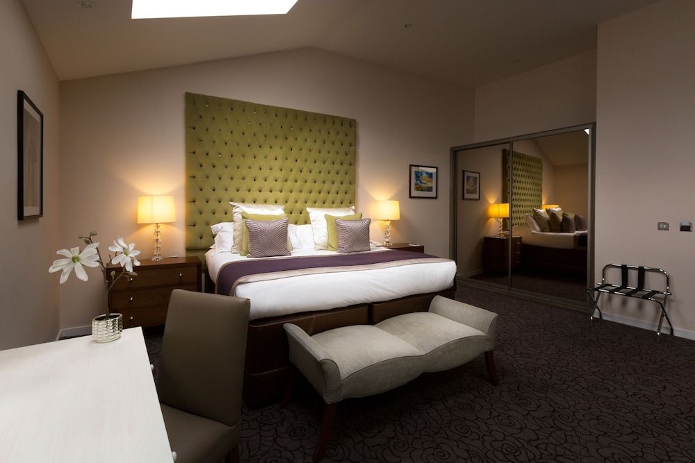 Sandford Springs Hotel & Golf Club Suite 5