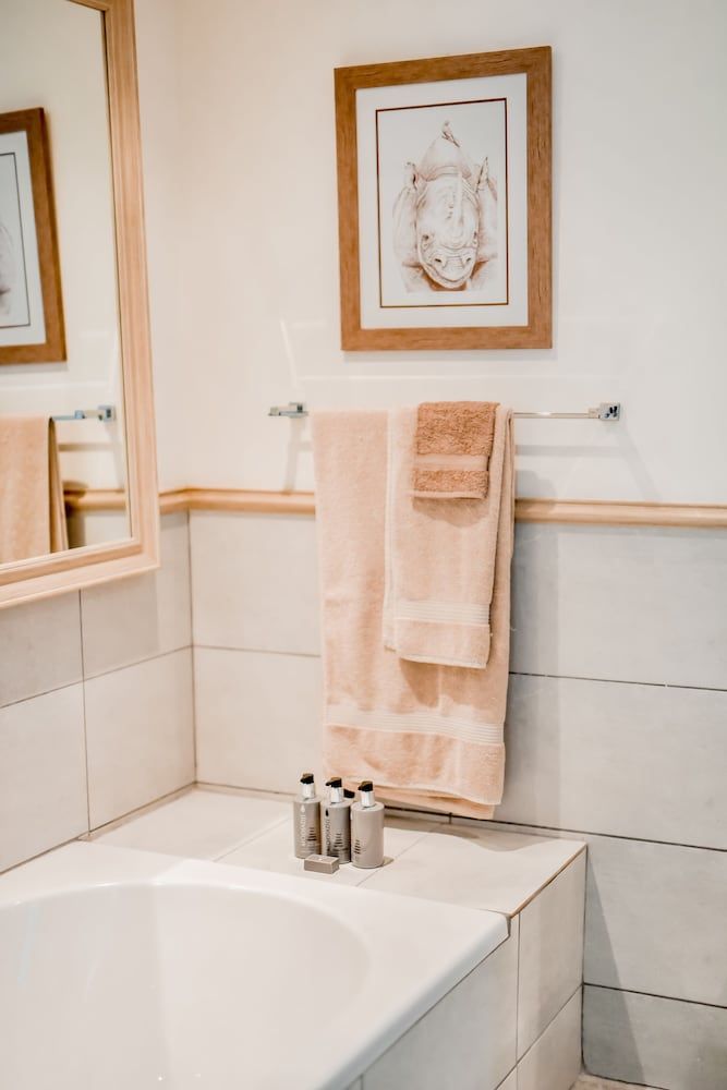 Deep Soaking Bathtub