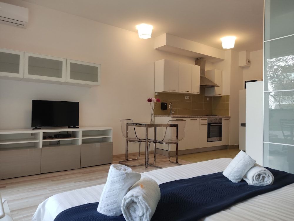 Corvin Center Suites Studio with balcony 2