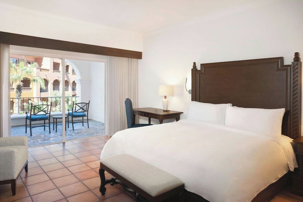 Room, 1 King Bed, Non Smoking, Garden View (Balcony)