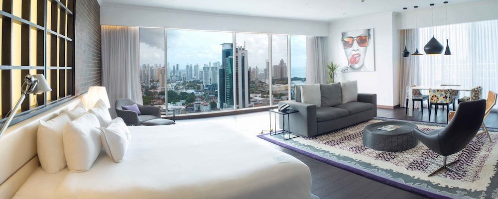 Studio, 1 King Bed, City View