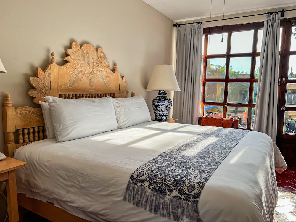 Standard Room, 1 King Bed
