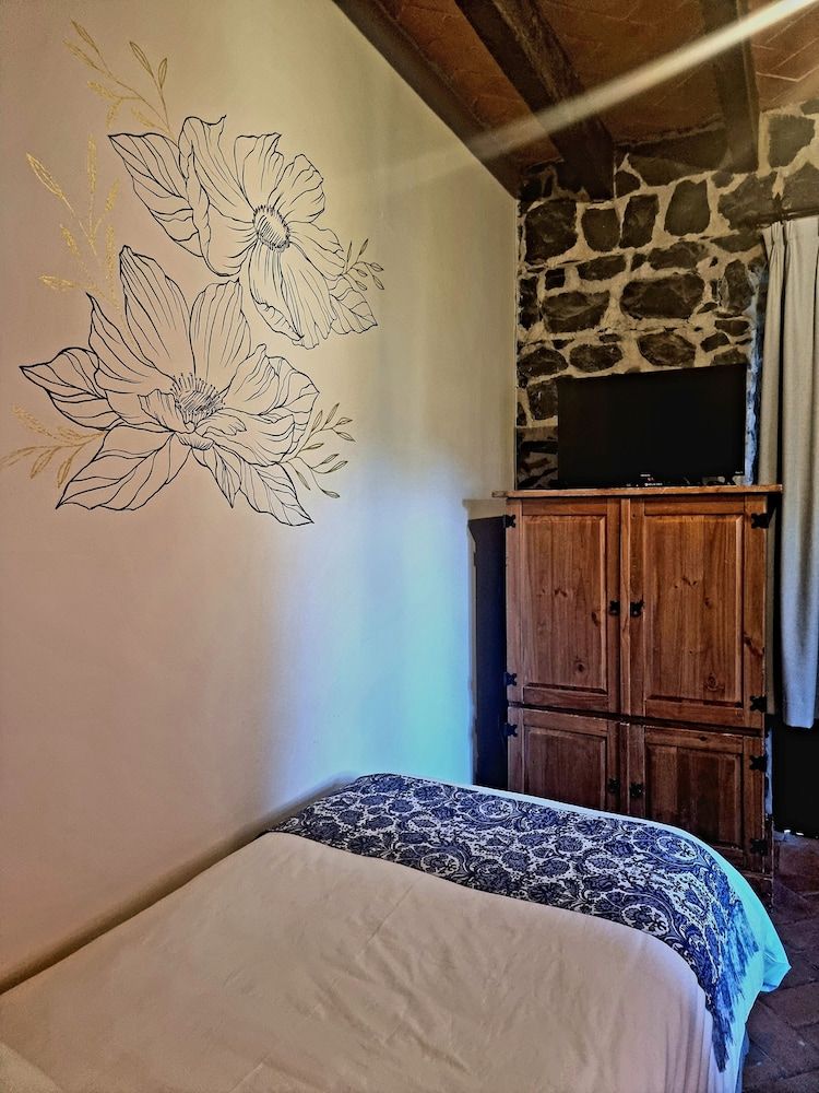 Hacienda de las Flores Basic Room