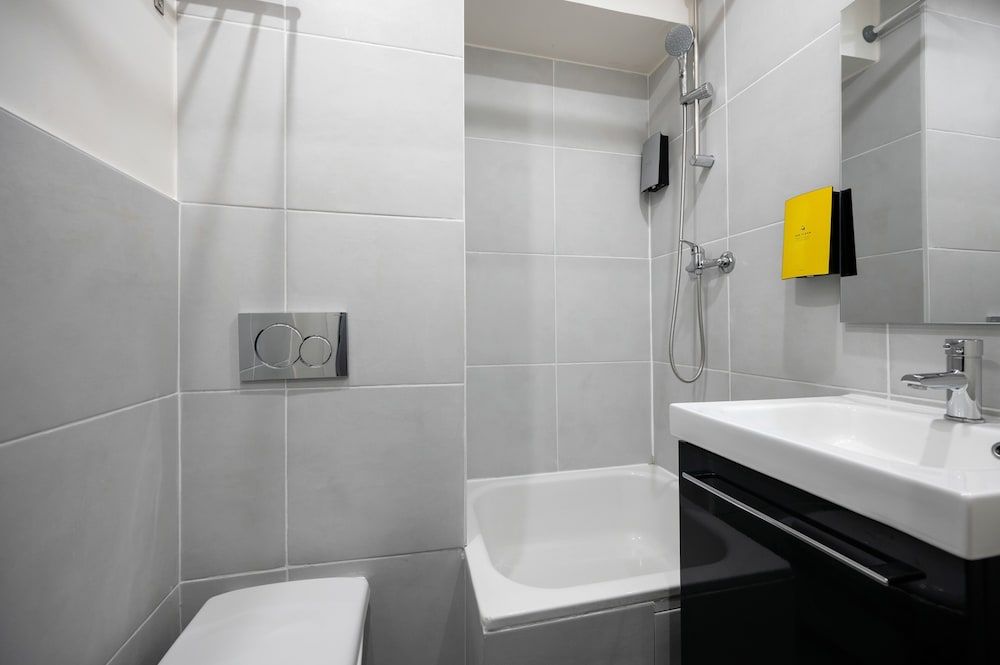 Staycity Aparthotels, Paris Gare De l'Est Studio Apartment (2 Adults) 9