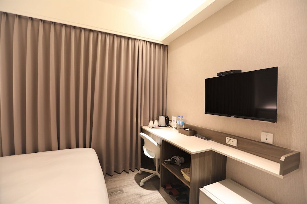 Chair Man Hotel Standard Double Room 8