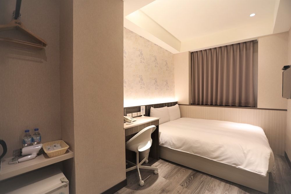 Chair Man Hotel Standard Double Room 3