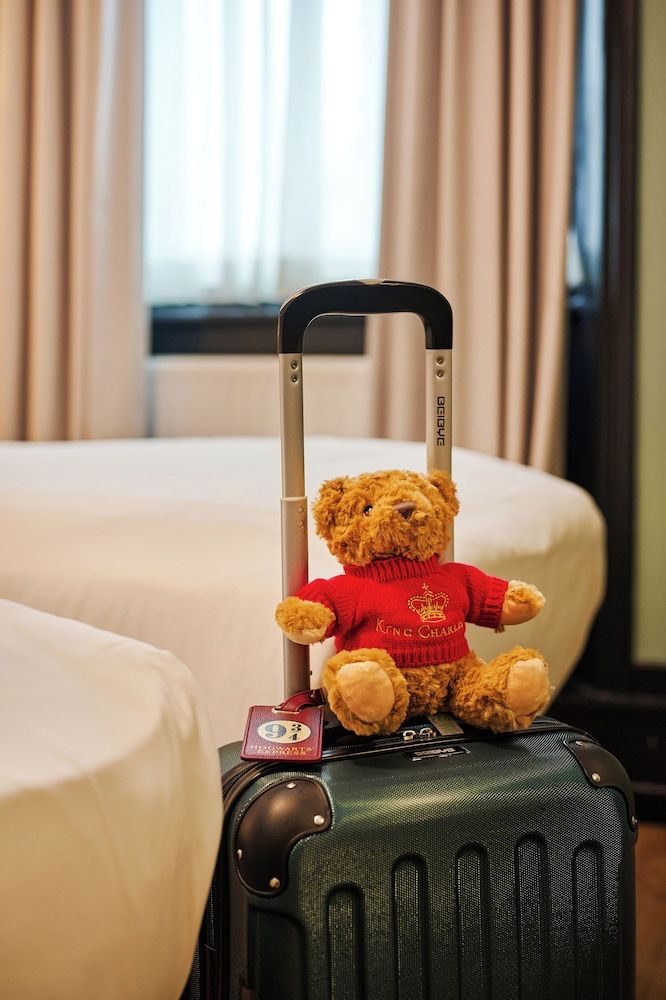 Huttons Hotel, Victoria London Double Room 9