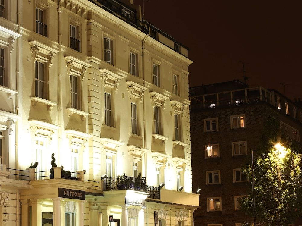 undefined Huttons Hotel, Victoria London 8