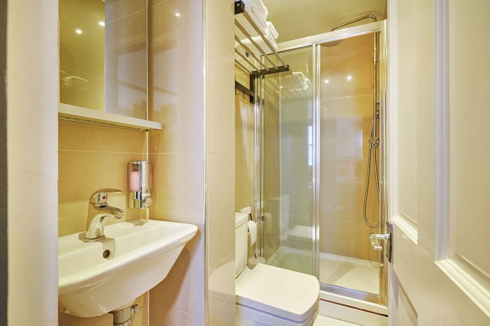 Huttons Hotel, Victoria London Double Room 6