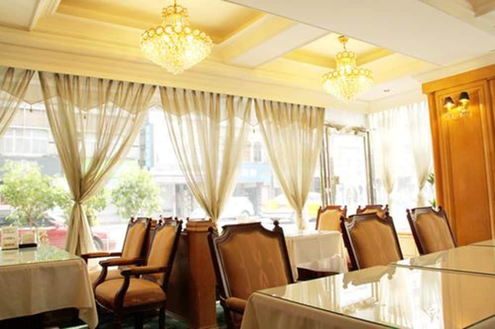 undefined Meadow Hotel 3