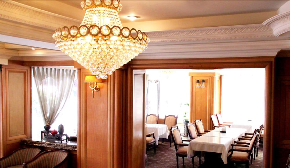 undefined Meadow Hotel