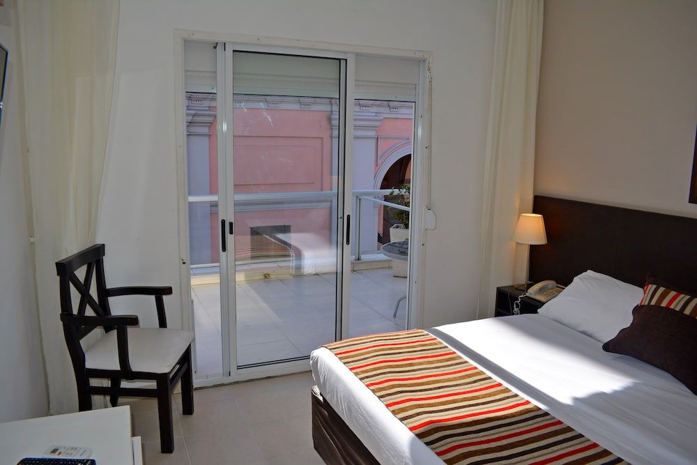 De la Plaza Hotel Standard Single Room 2