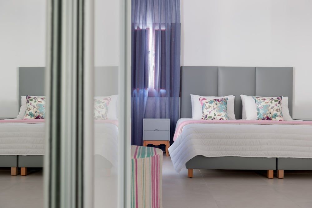 undefined Mar n Mar Crown Hotel and Suites 5