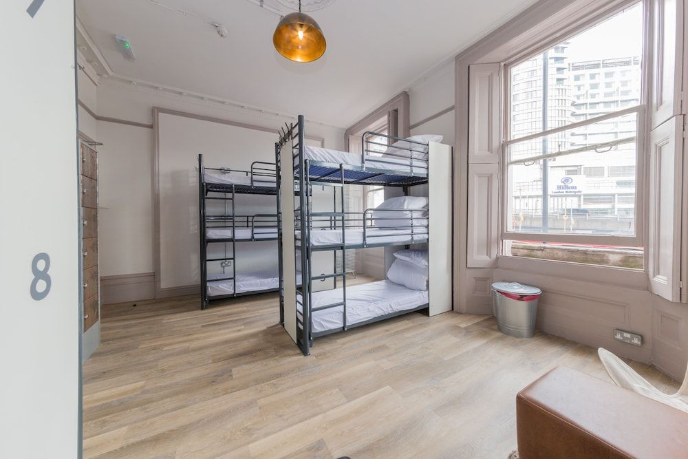 PubLove @ The Green Man - Hostel Private 9 Bedded Room 4