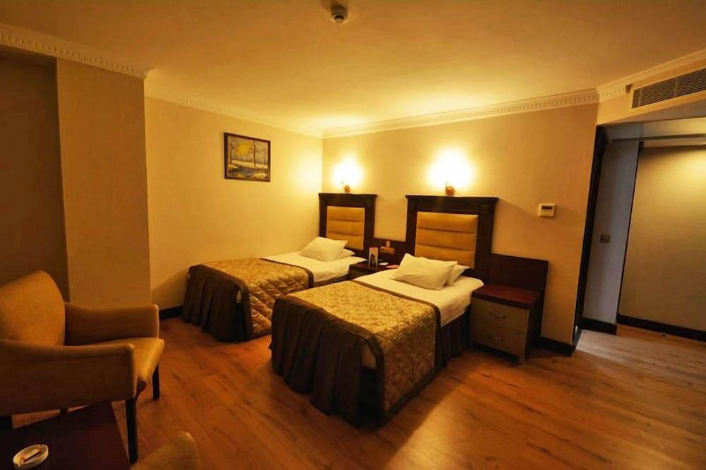 Cukurova Park Hotel Triple Room 3