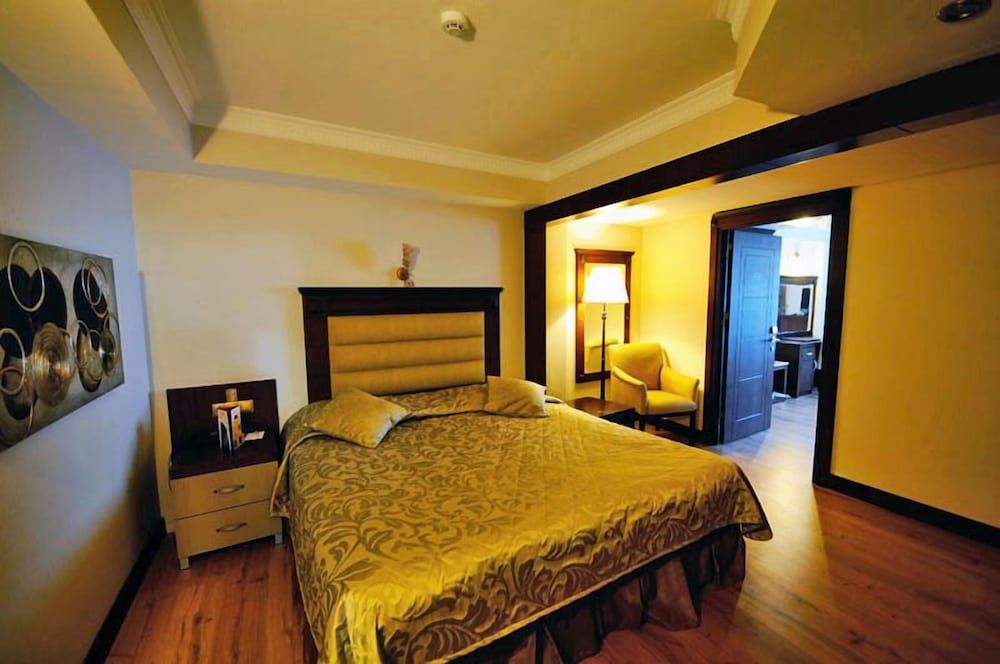 Cukurova Park Hotel Triple Room